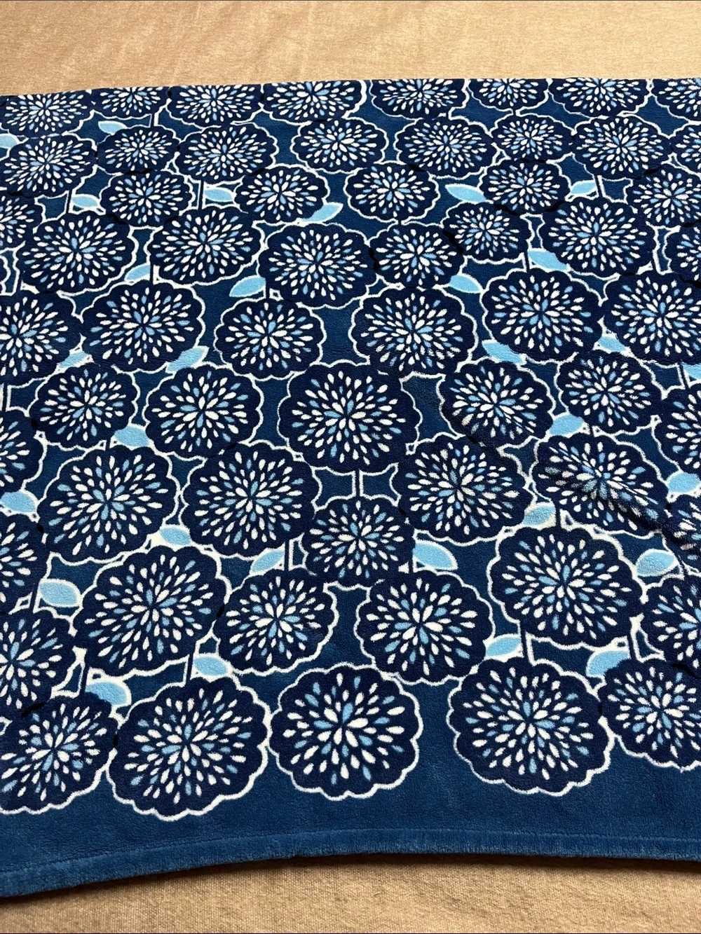 Vera Bradley Navy “Petal Splash chrysanthemum” pattern Blanket